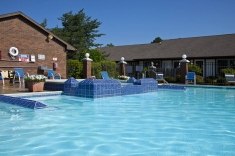 Hampton Apartments Pool